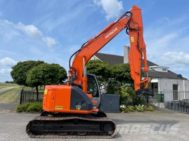 Hitachi ZX 135 UR حفارات زحافة