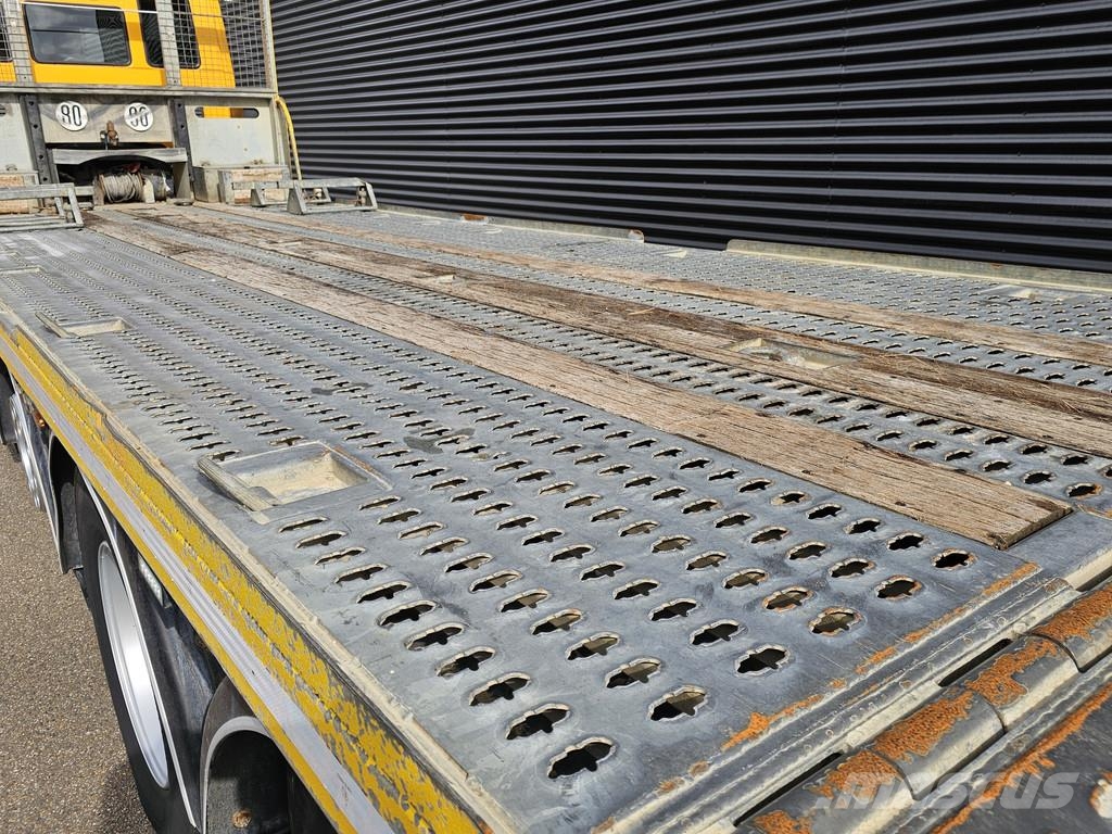 Iveco AD320S42 8x2 / RETARDER / WINCH / AUTO-TRANSPORTER Hinausautot