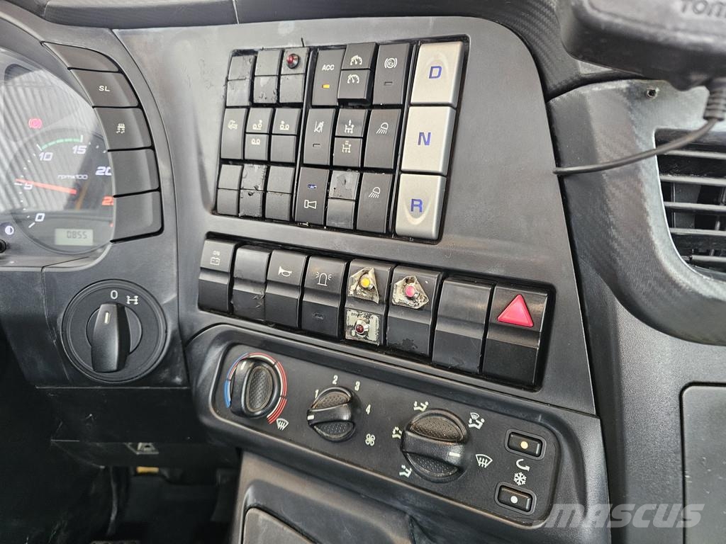 Iveco AD320S42 8x2 / RETARDER / WINCH / AUTO-TRANSPORTER Hinausautot