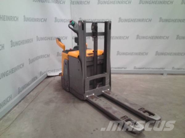 Jungheinrich ERD 220 LI-ION شاحنات مناولة ذاتية الدفع