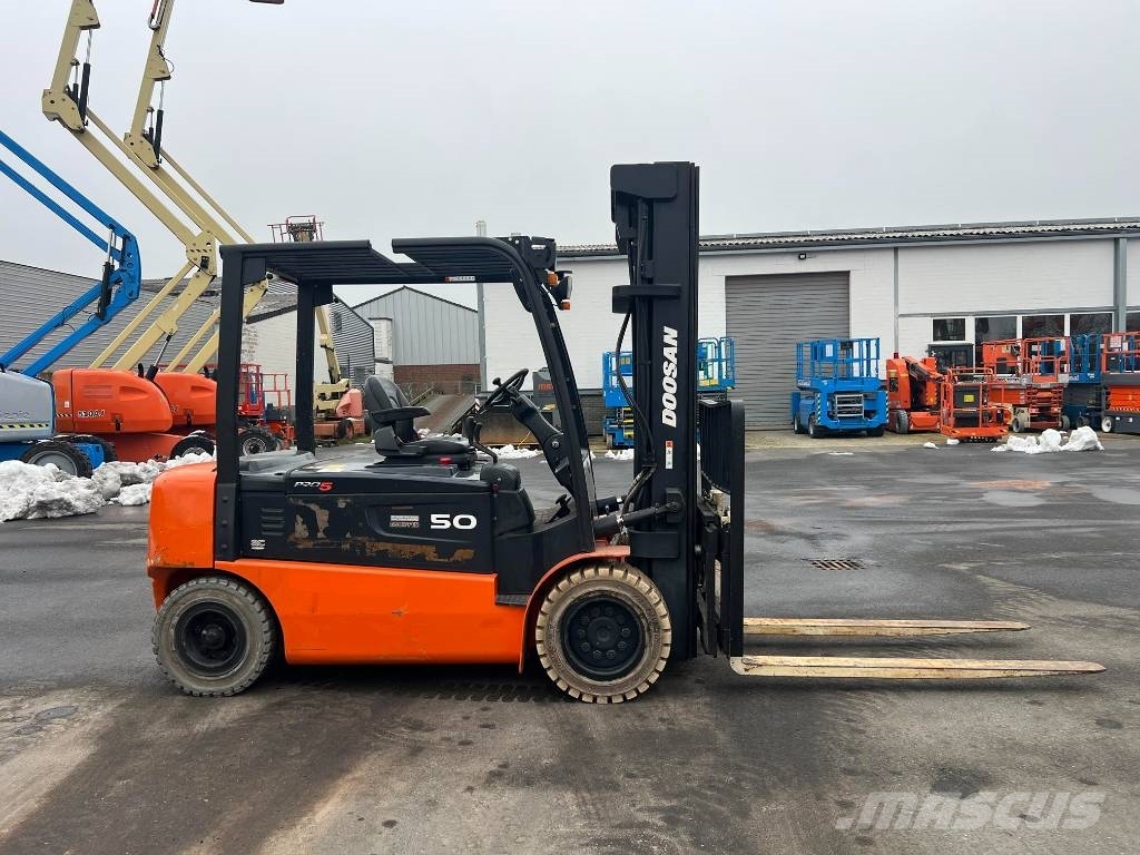 Doosan B50X5 5T 6m Triplex non-marking (1840) Sähkötrukit