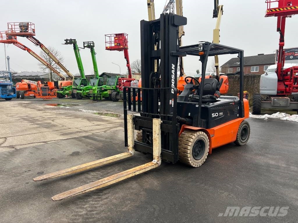 Doosan B50X5 5T 6m Triplex non-marking (1840) Sähkötrukit