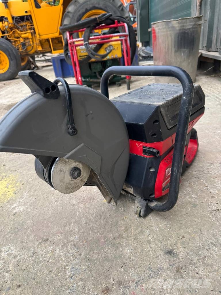 MILWAUKEE MXF COS 350 Pily na beton a kámen