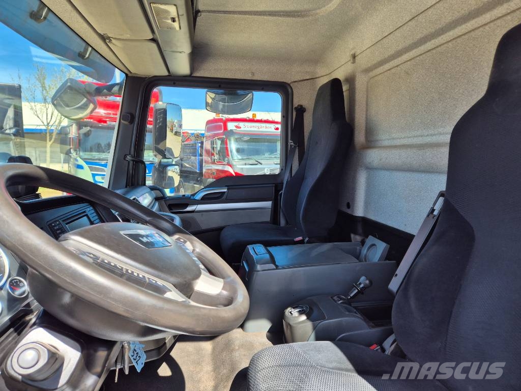 MAN TGM 26.290 6x2-4 //Lift// Nákladné vozidlá s bočnou zhrnovacou plachtou