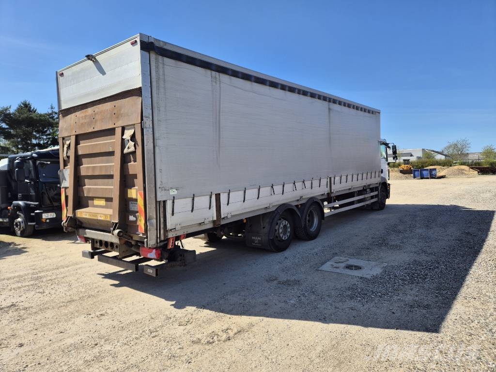 MAN TGM 26.290 6x2-4 //Lift// Nákladné vozidlá s bočnou zhrnovacou plachtou