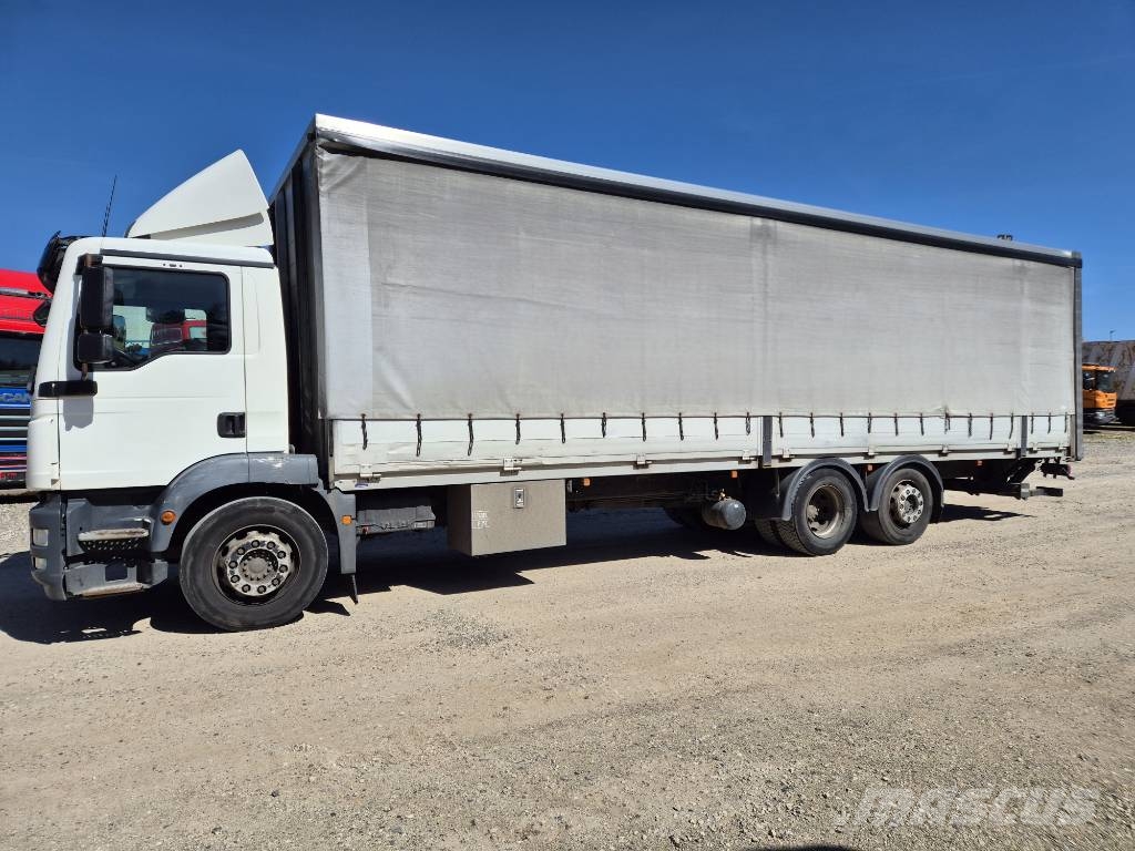 MAN TGM 26.290 6x2-4 //Lift// Nákladné vozidlá s bočnou zhrnovacou plachtou
