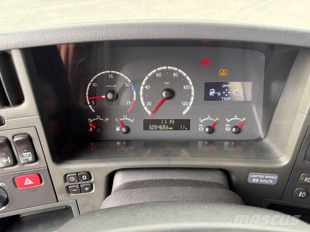 Scania P 230 Umpikorikuorma-autot