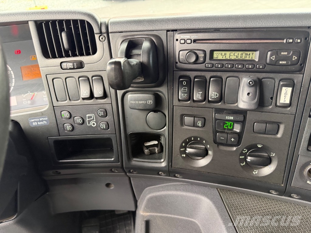Scania P 230 Umpikorikuorma-autot