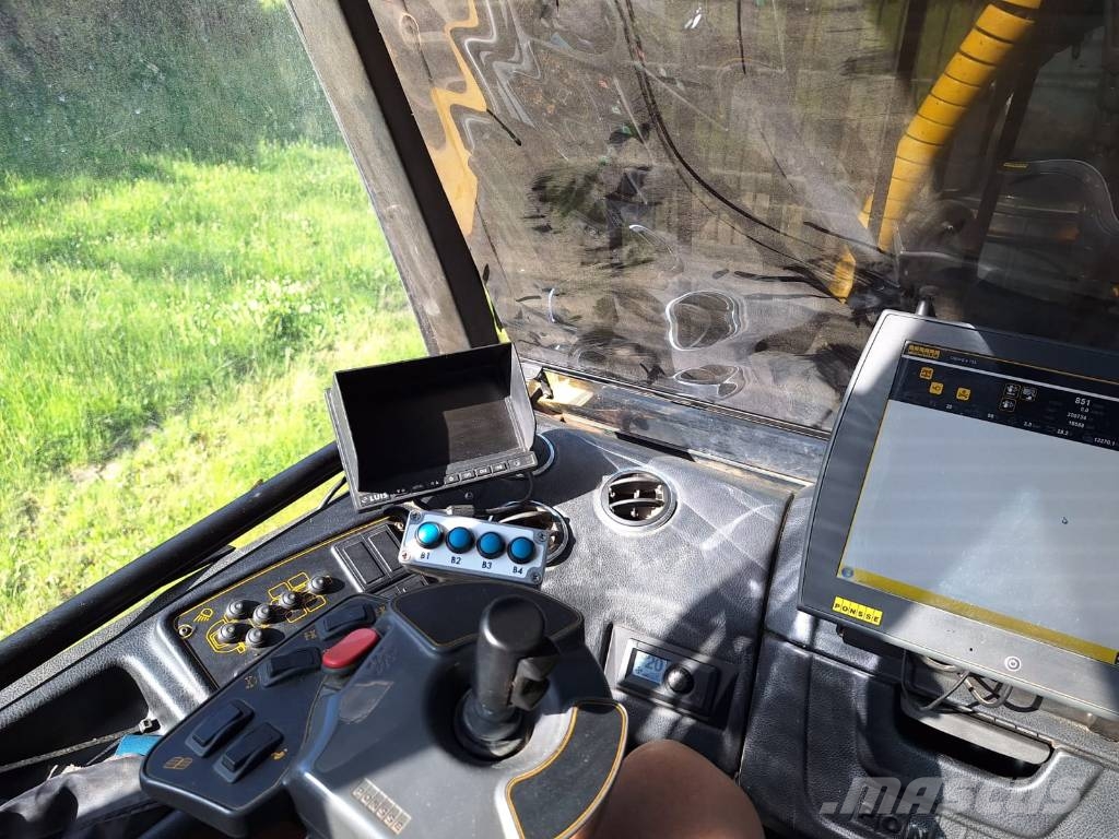 Ponsse Buffalo 8W+Trakčný naviják Forwarders
