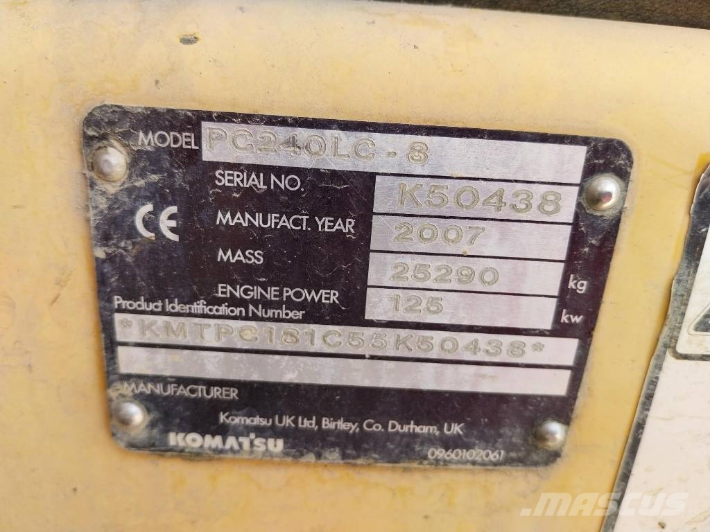 Komatsu PC 240 LC-8 حفارات زحافة