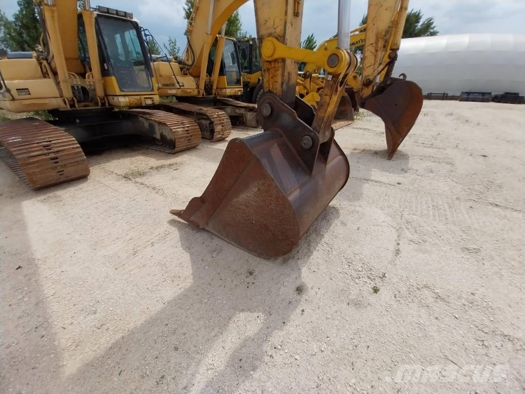 Komatsu PC 240 LC-8 حفارات زحافة