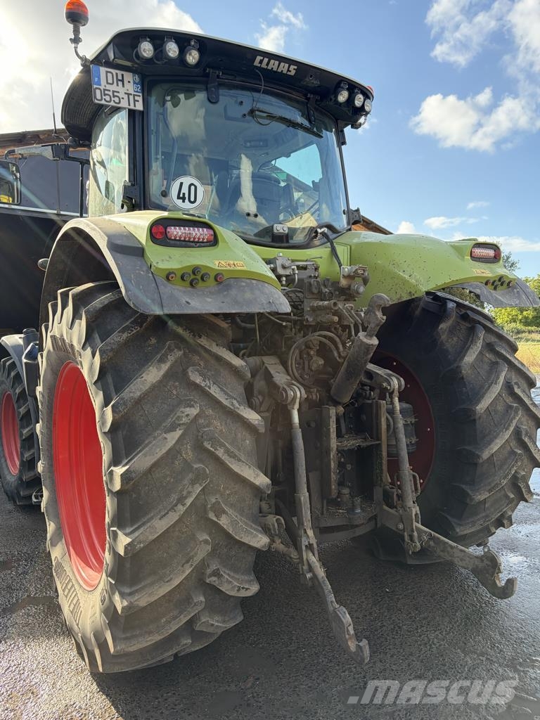 CLAAS AXION 810 Tratores