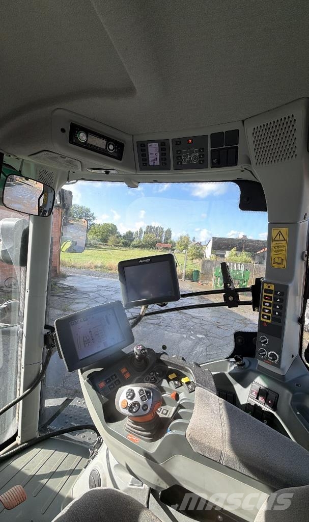 CLAAS AXION 810 Traktorer