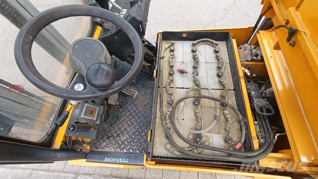 Jungheinrich EFGDH 15 E-Stapler + Ladegerät, 1,5t Tragfähigkeit Sähkötrukit