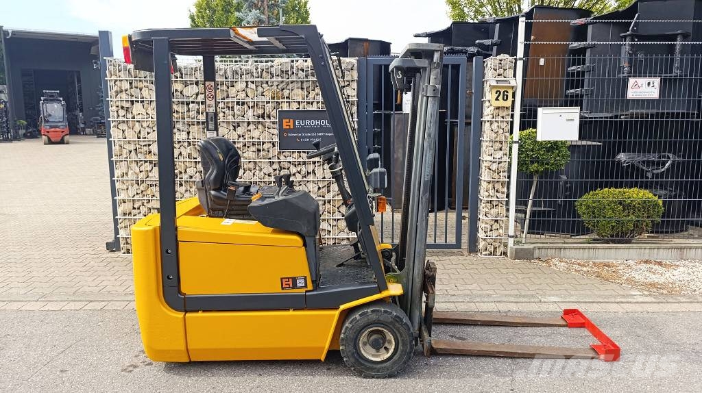 Jungheinrich EFGDH 15 E-Stapler + Ladegerät, 1,5t Tragfähigkeit Sähkötrukit