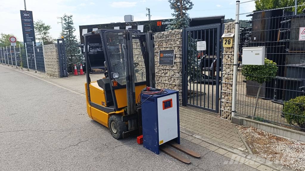 Jungheinrich EFGDH 15 E-Stapler + Ladegerät, 1,5t Tragfähigkeit Sähkötrukit