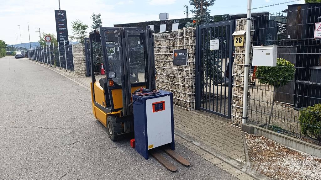 Jungheinrich EFGDH 15 E-Stapler + Ladegerät, 1,5t Tragfähigkeit Sähkötrukit