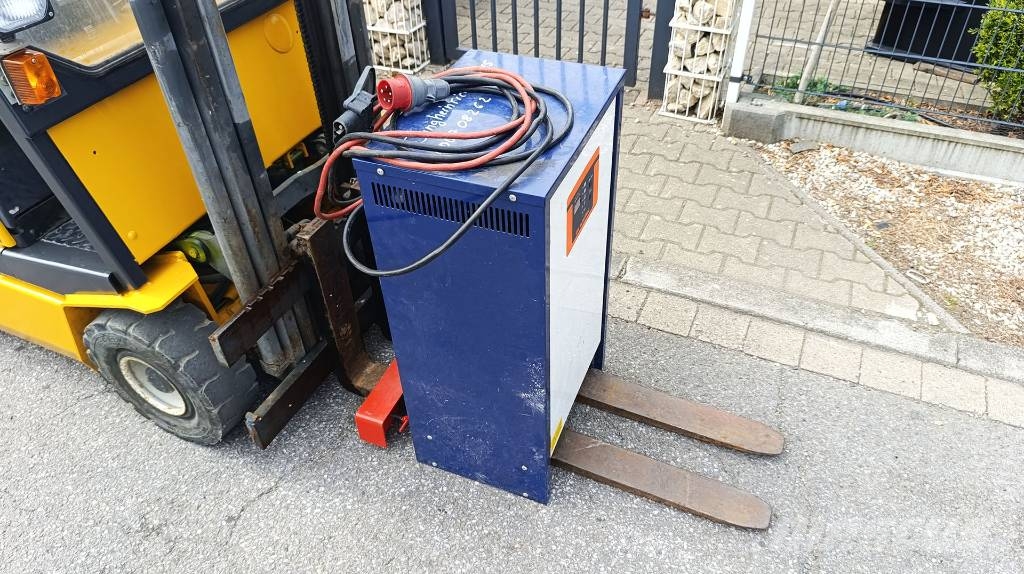 Jungheinrich EFGDH 15 E-Stapler + Ladegerät, 1,5t Tragfähigkeit Sähkötrukit