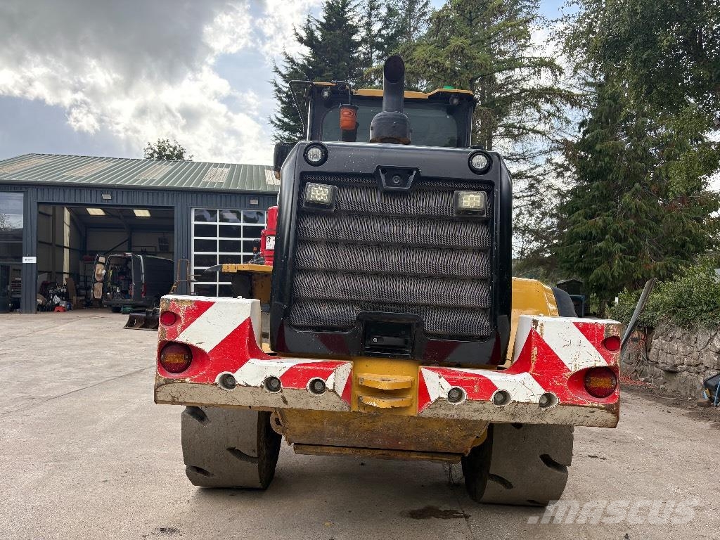 CAT 938 M Gumikerekes homlokrakodók