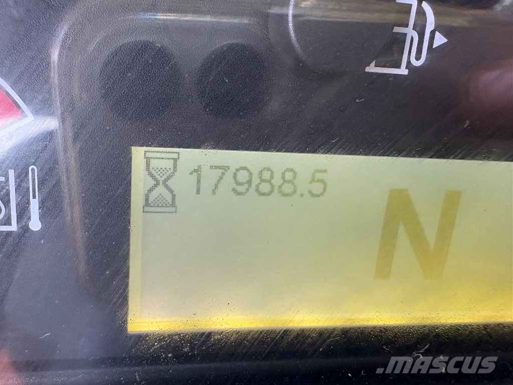 CAT 938 M Gumikerekes homlokrakodók