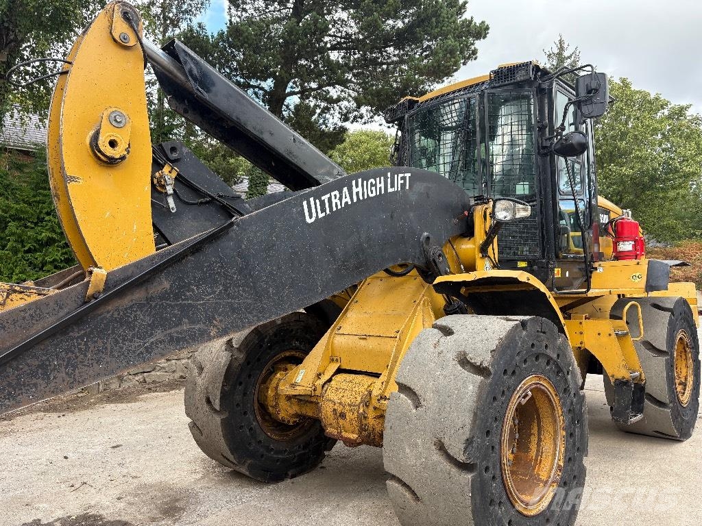 CAT 938 M Gumikerekes homlokrakodók