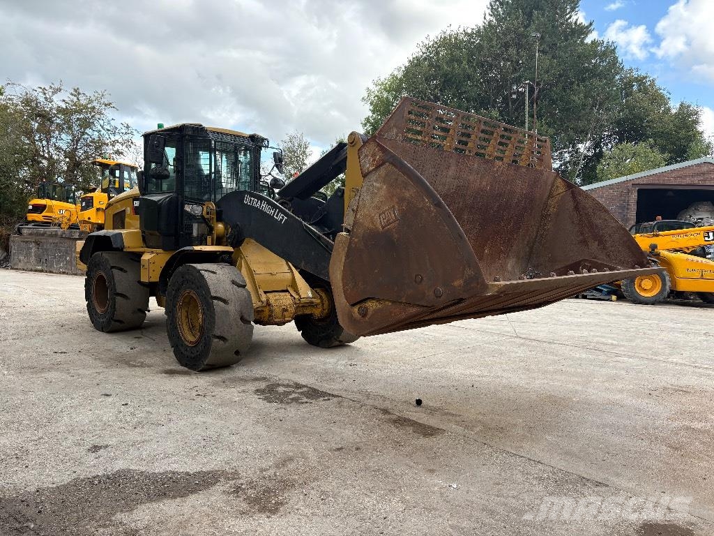 CAT 938 M Gumikerekes homlokrakodók