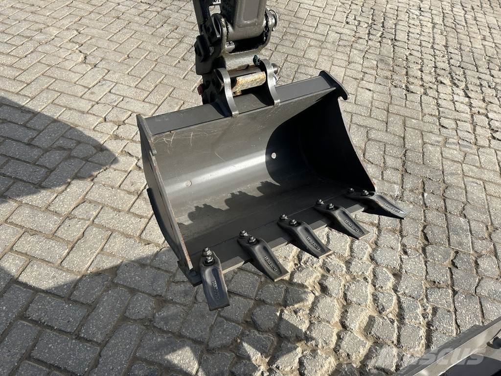 Volvo JECR18E 小型挖掘机