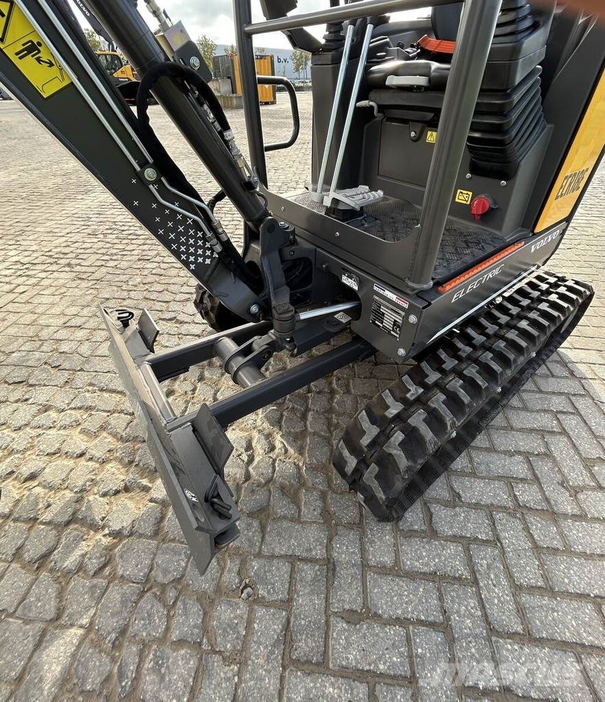 Volvo JECR18E 小型挖掘机