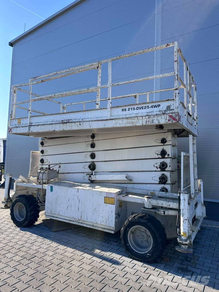 Holland Lift RS215 Elevadores de tesoura