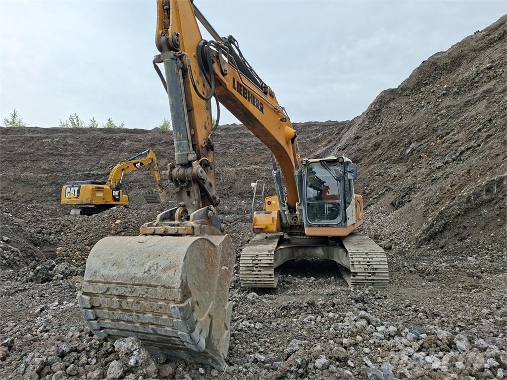 Liebherr R 926 LC Iné