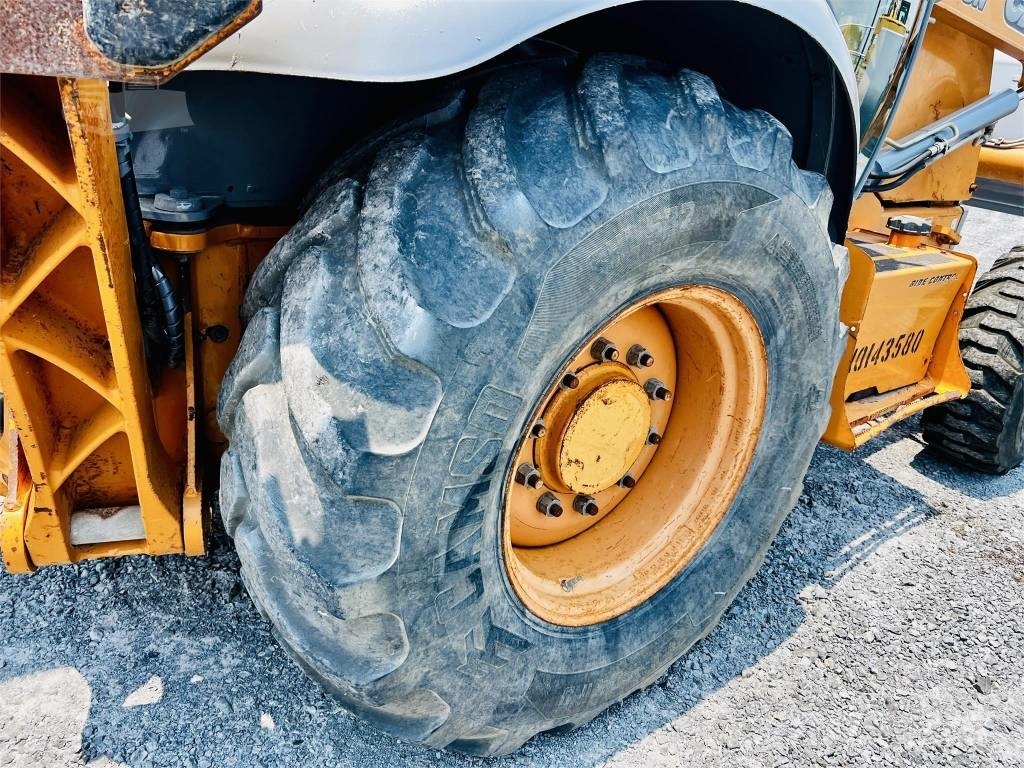 CASE 580 N لوادر ذات جرافات عكسية
