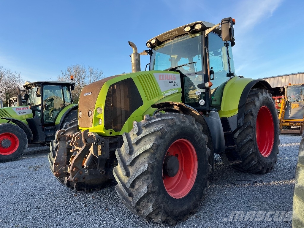 CLAAS Axion 820 Cmatic Tractors