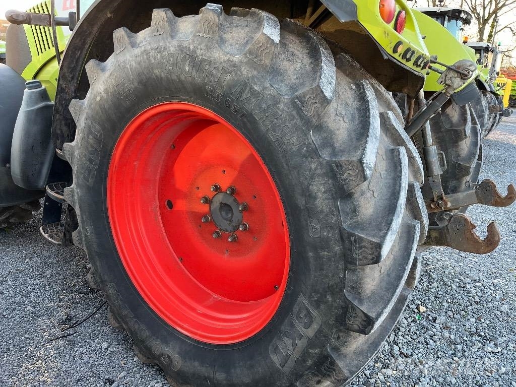 CLAAS Axion 820 Cmatic Tractors