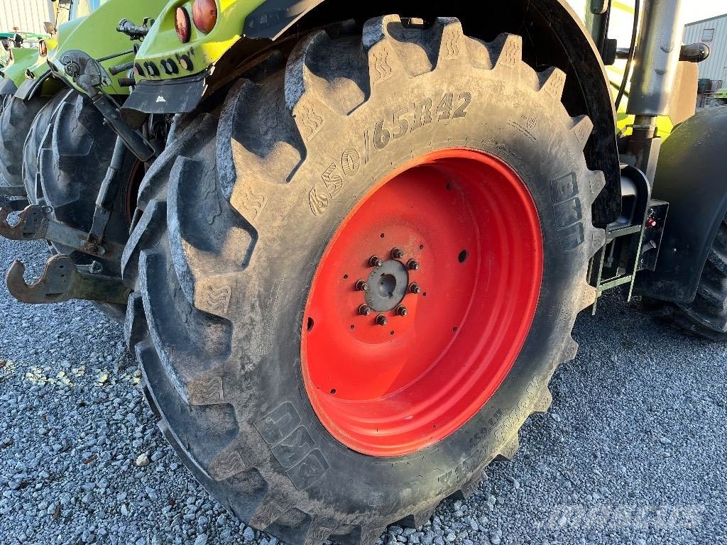 CLAAS Axion 820 Cmatic Tractors