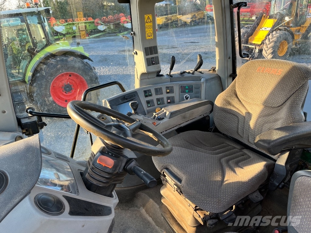 CLAAS Axion 820 Cmatic Tractors