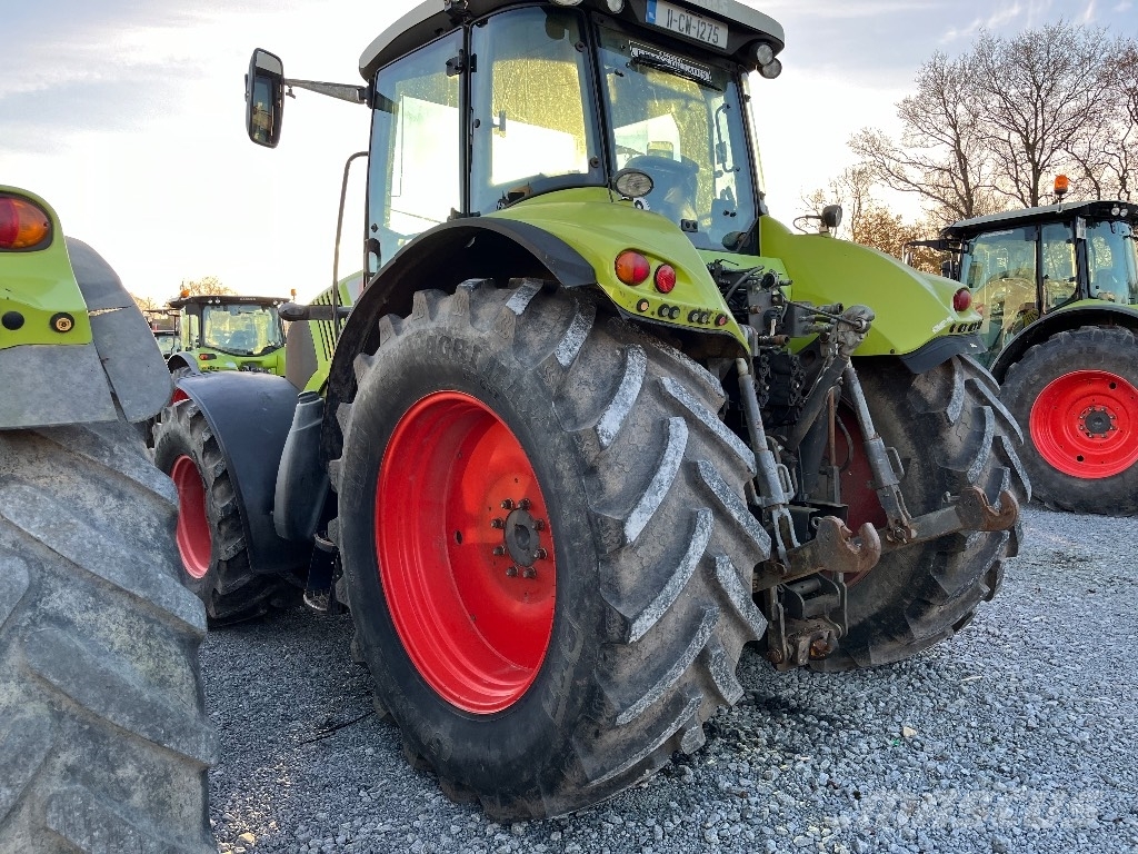 CLAAS Axion 820 Cmatic Tractors