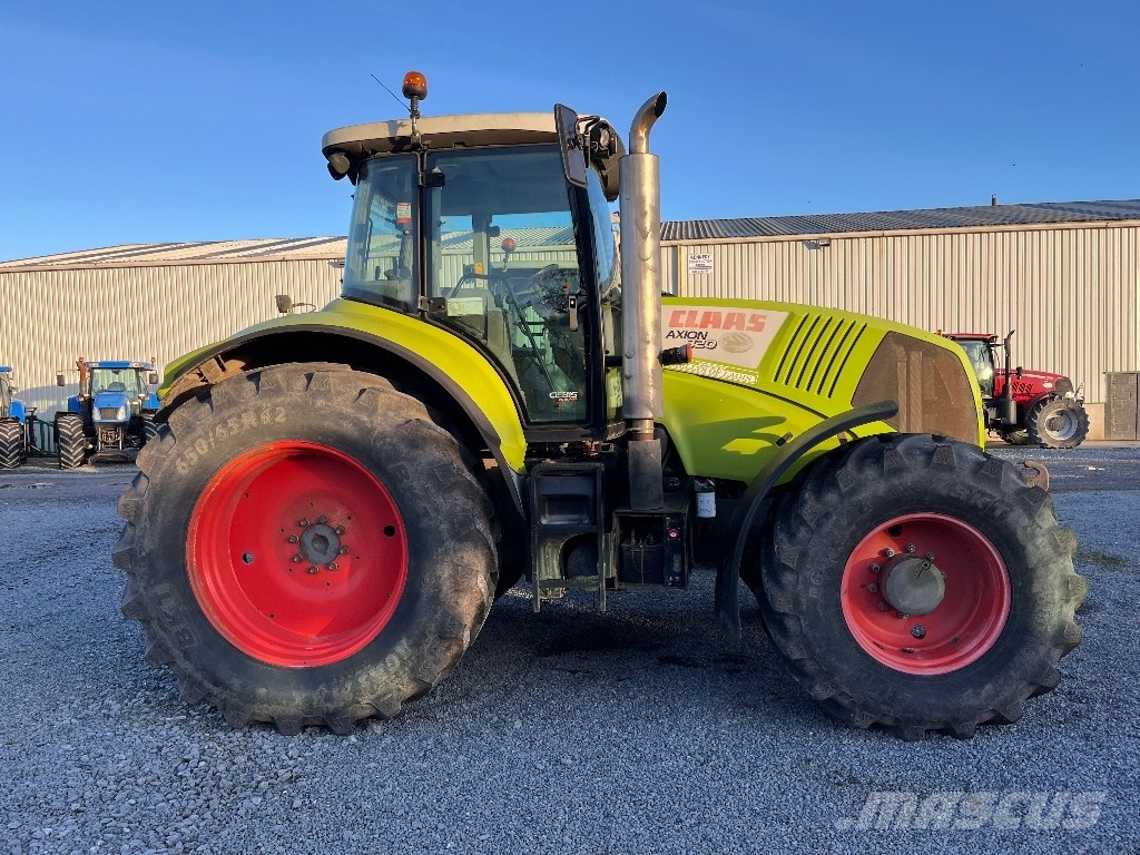 CLAAS Axion 820 Cmatic Tractors