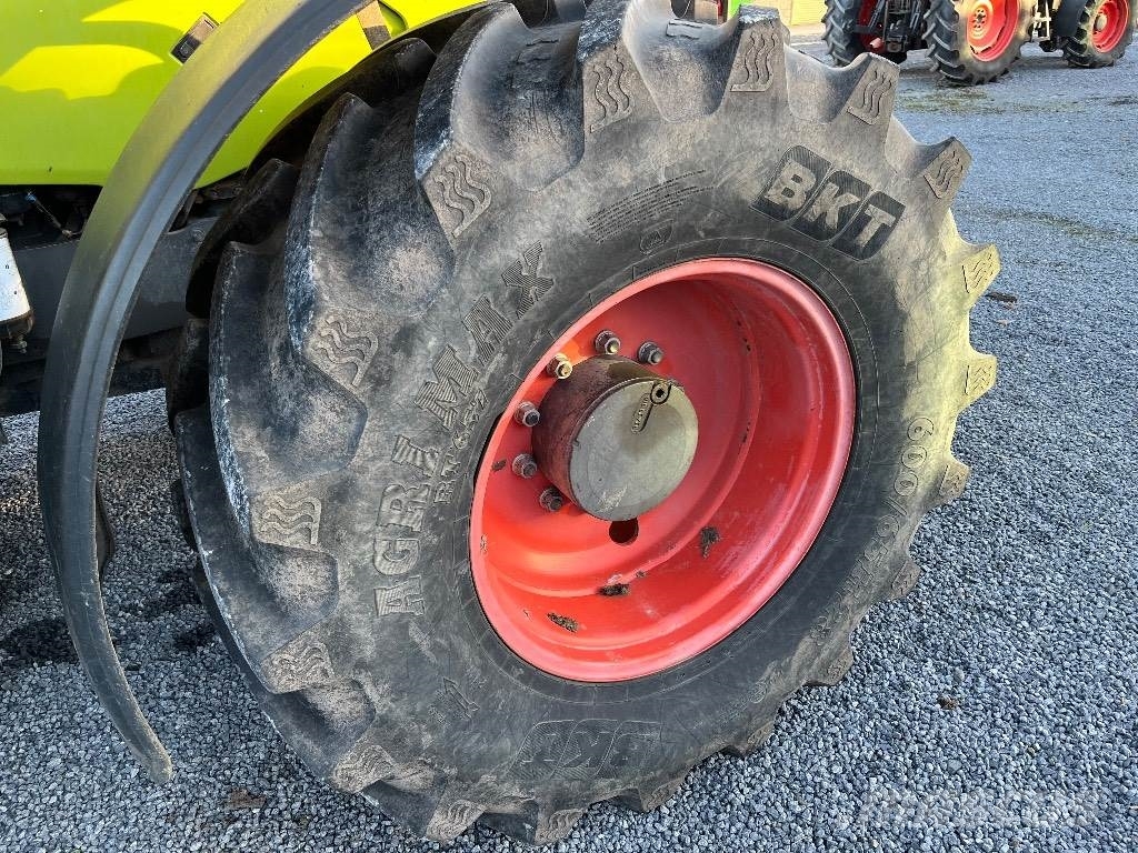 CLAAS Axion 820 Cmatic Tractors