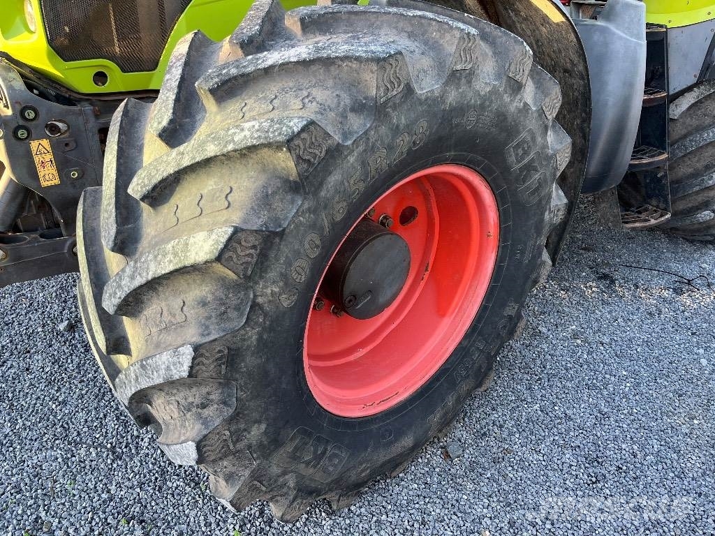 CLAAS Axion 820 Cmatic Tractors