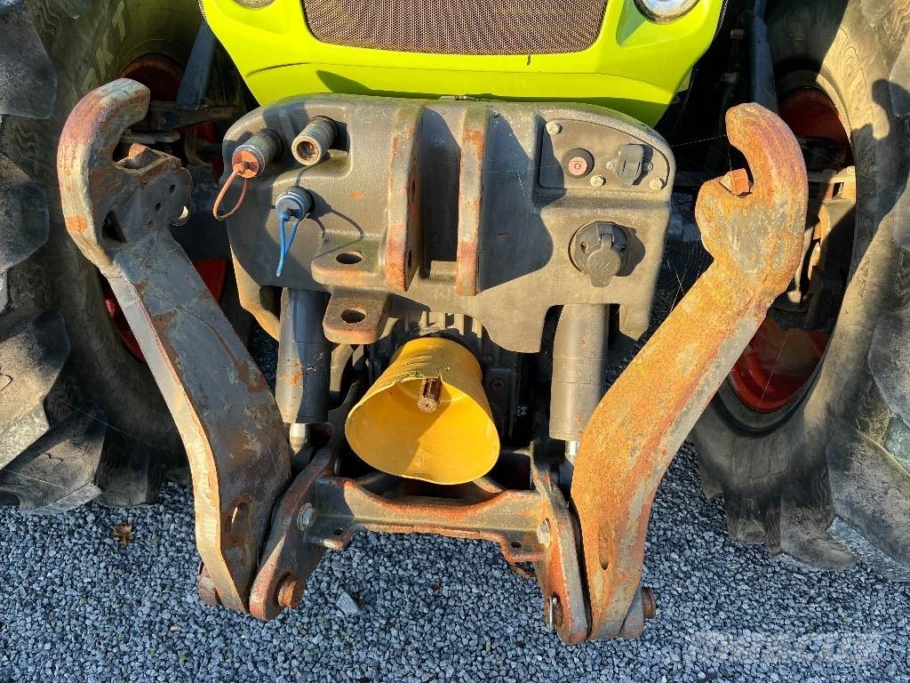 CLAAS Axion 820 Cmatic Tractors
