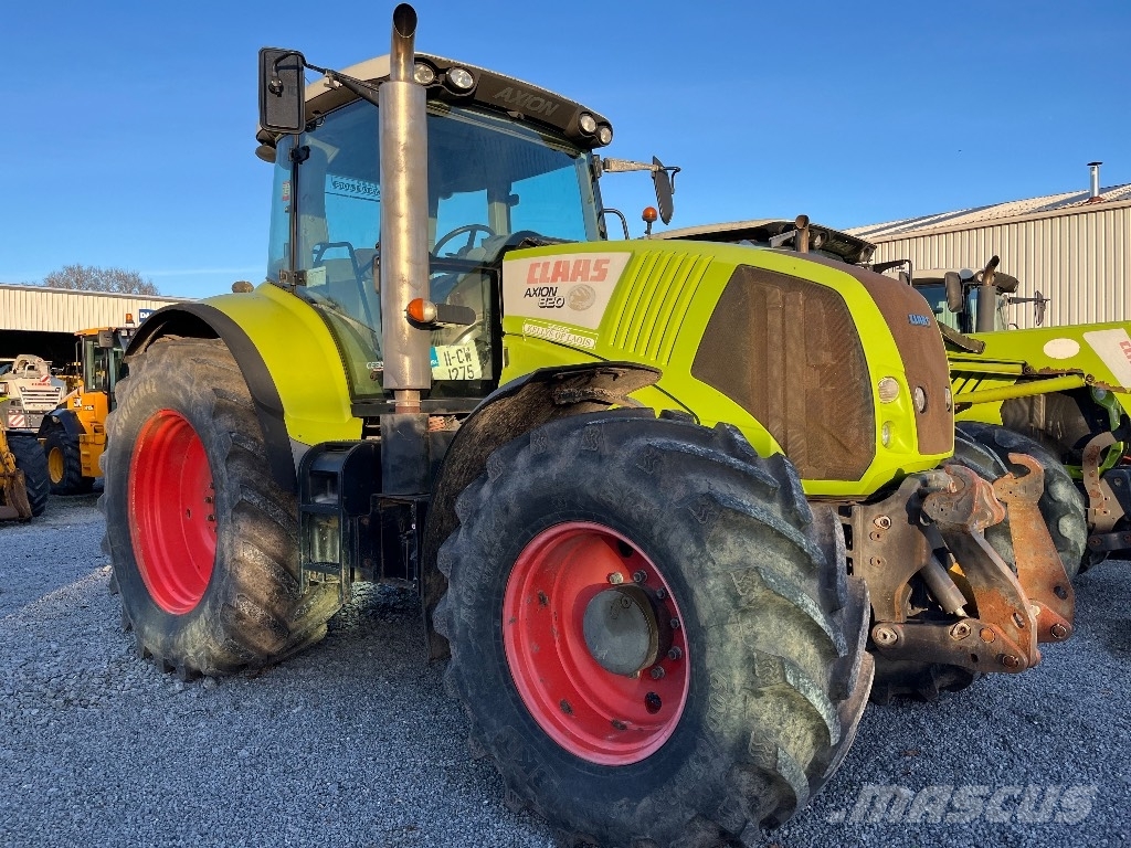 CLAAS Axion 820 Cmatic Tractors