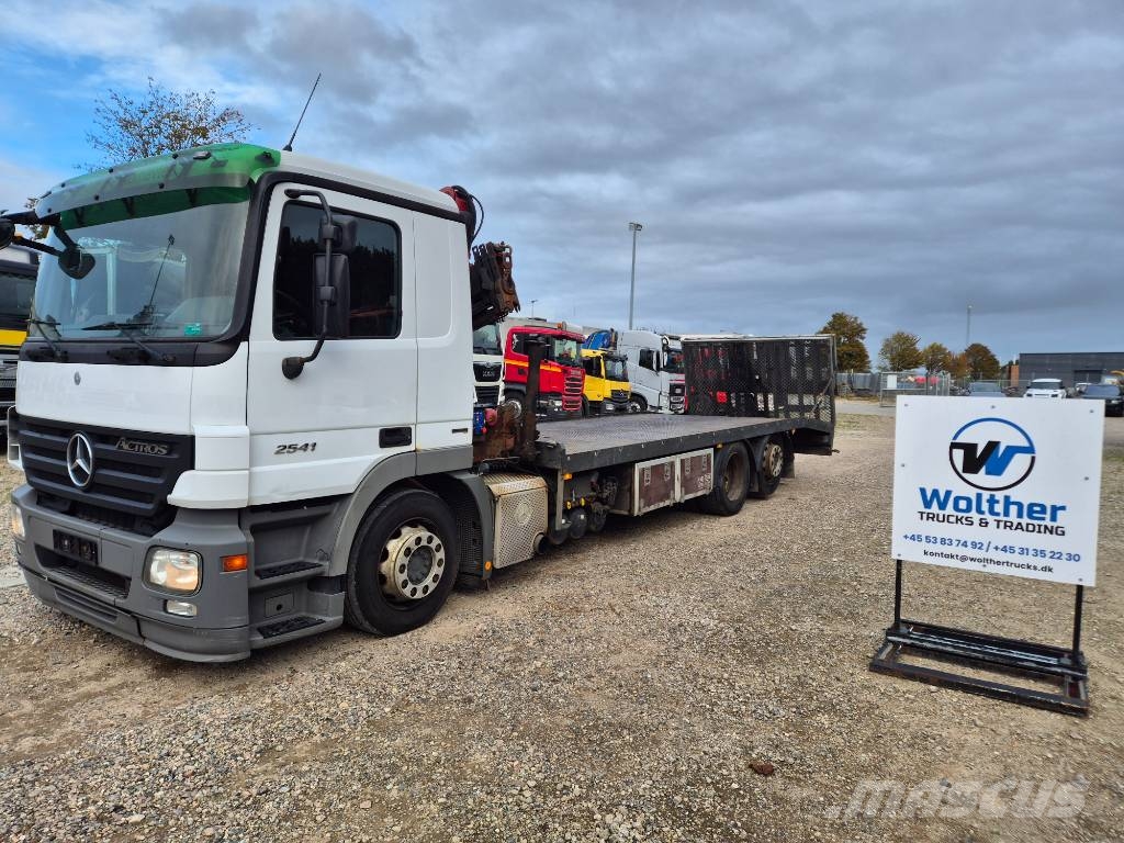Mercedes Actros 2510 6x2 //Machinetransport / Crane // Camion porte engin