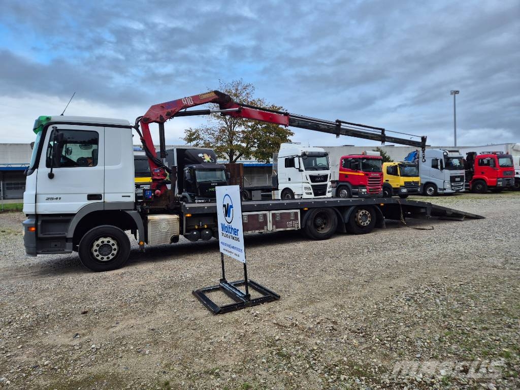 Mercedes-Benz Actros 2510 6x2 //Machinetransport / Crane // Camiones portavehículos