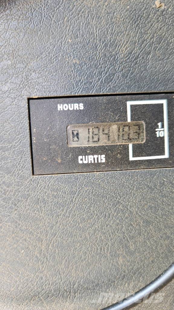 Hyundai Robex 300 LC 대형 굴삭기 29톤 이상