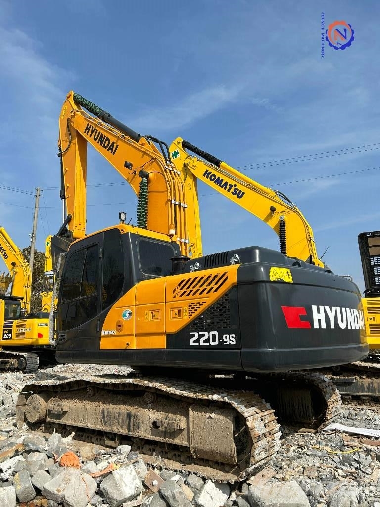 Hyundai Robex 220 LC-9 S/Reliable/High quality/90%new Pelle sur chenilles