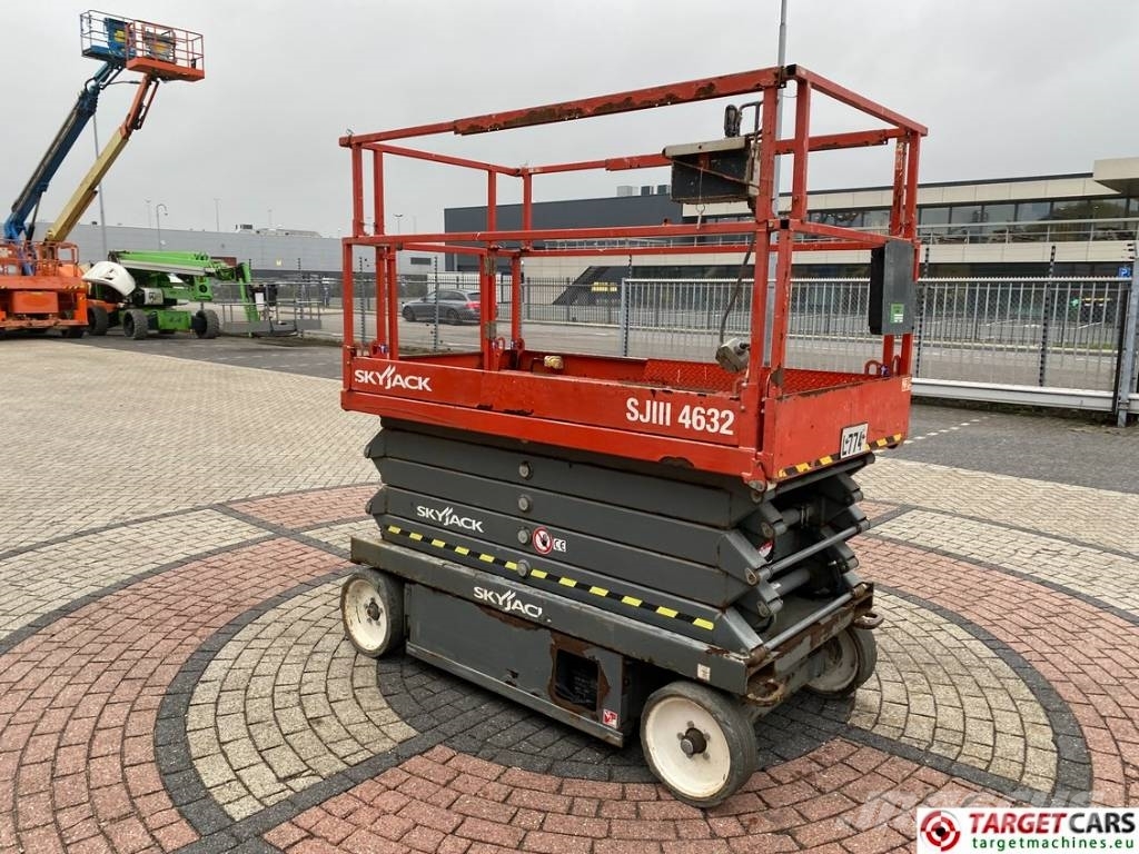 SkyJack SJIII-4632 Electric 4632 Scissor Work Lift 1170cm Nůžková zvedací plošina