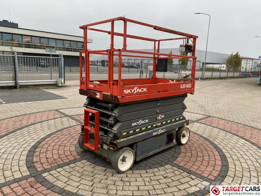 SkyJack SJIII-4632 Electric 4632 Scissor Work Lift 1170cm Nůžková zvedací plošina