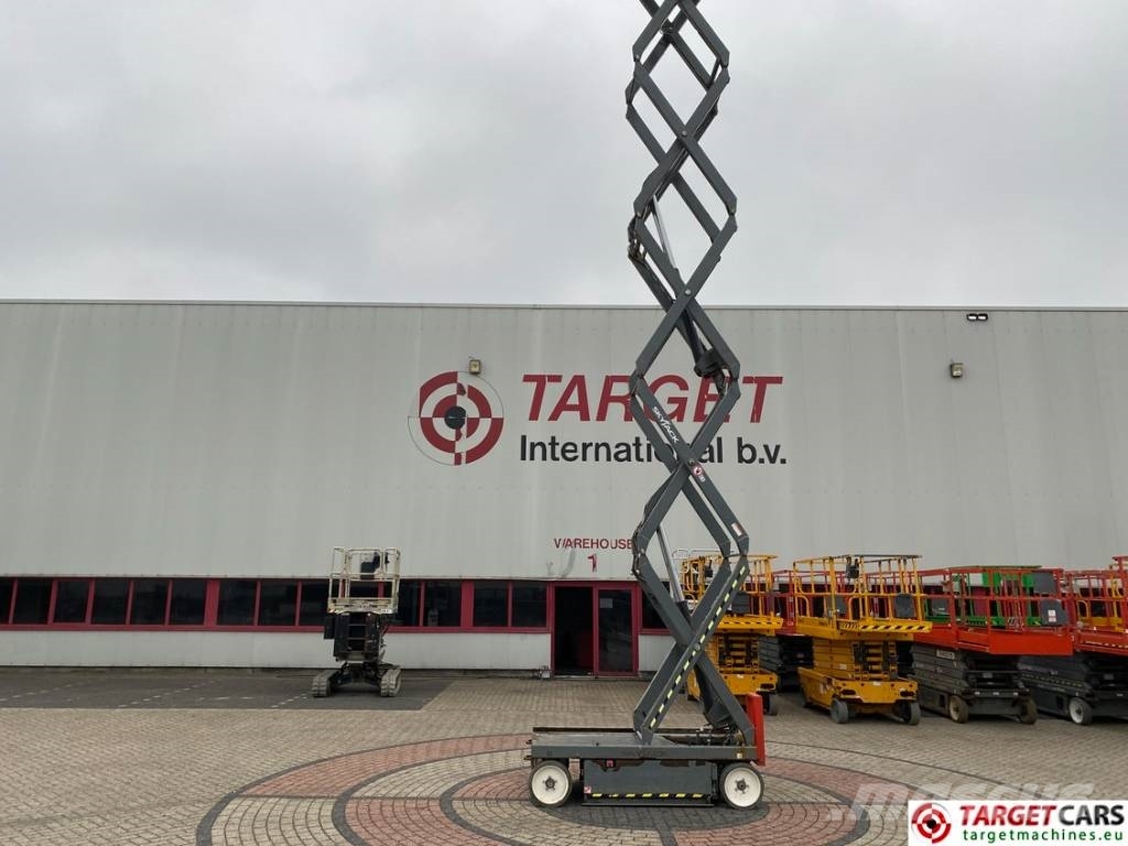SkyJack SJIII-4632 Electric 4632 Scissor Work Lift 1170cm Nůžková zvedací plošina