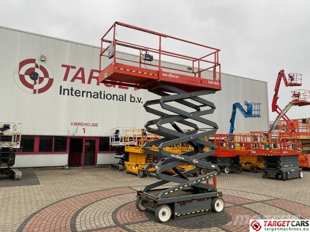 SkyJack SJIII-4632 Electric 4632 Scissor Work Lift 1170cm Nůžková zvedací plošina