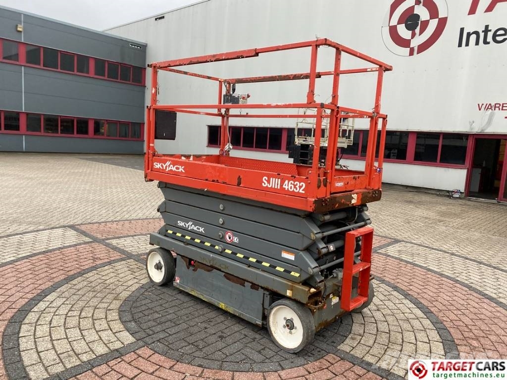 SkyJack SJIII-4632 Electric 4632 Scissor Work Lift 1170cm Nůžková zvedací plošina